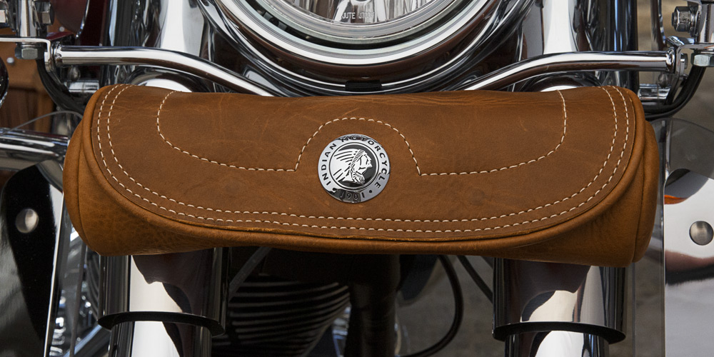 http://www.indianmotorcycle.fr/fileadmin/templates/ind_MY15/images/bikes/chief-vintage/sac.jpg
